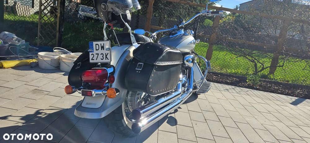 Suzuki Intruder - 3