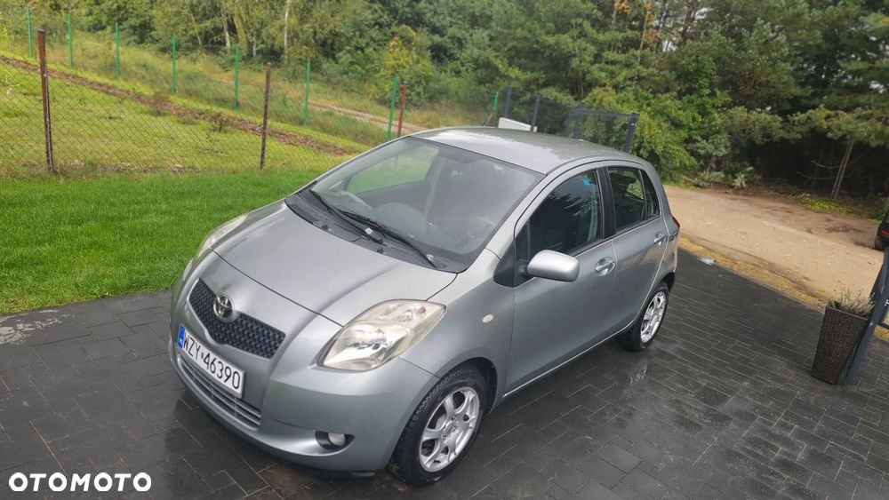Toyota Yaris 1.3 Sol - 11