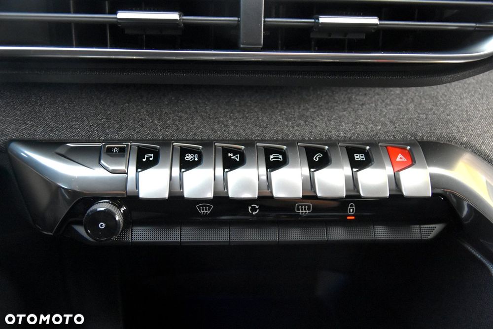 Peugeot 5008 THP 165 EAT6 Allure - 27