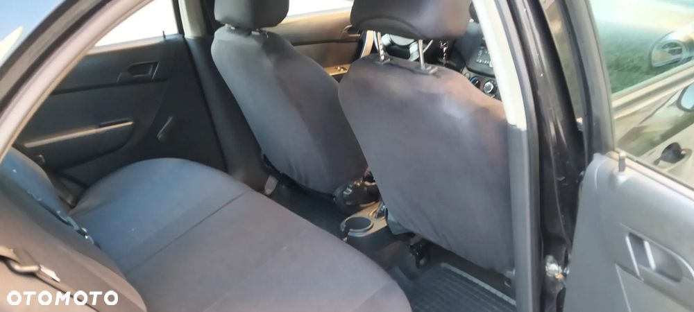 Chevrolet Aveo 1.2 16V Base - 2