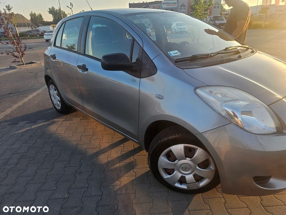 Toyota Yaris 1.3 Luna A/C - 11
