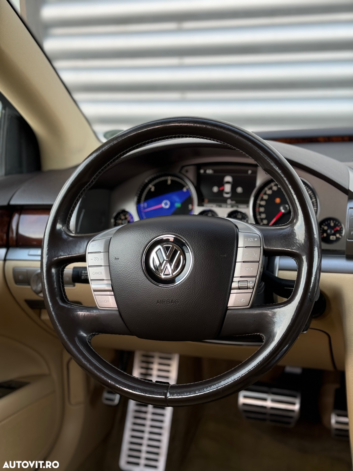 Volkswagen Phaeton - 10