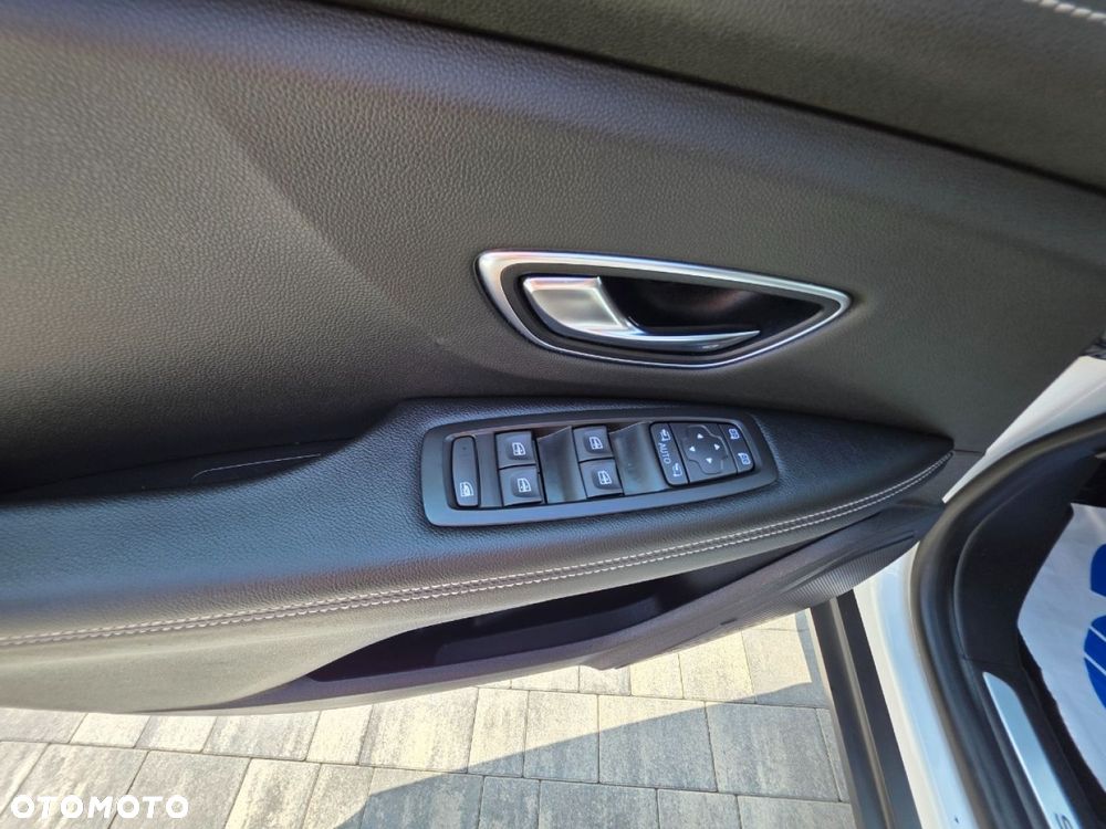 Renault Scenic - 11