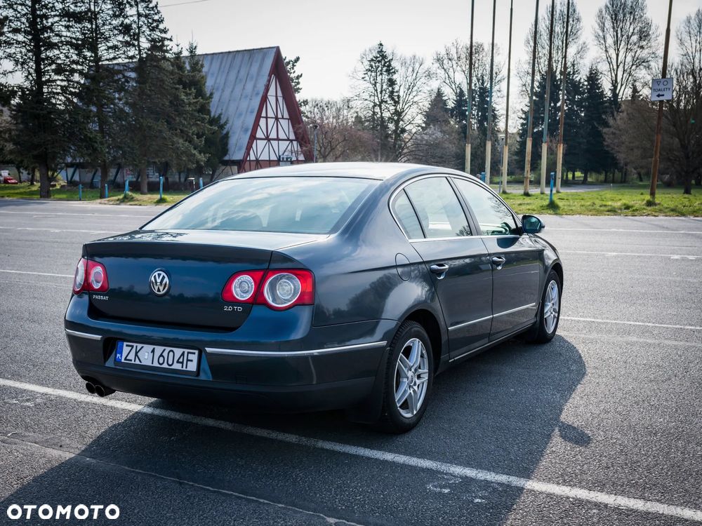 Volkswagen Passat 2.0 TDI DPF Comfortline - 8