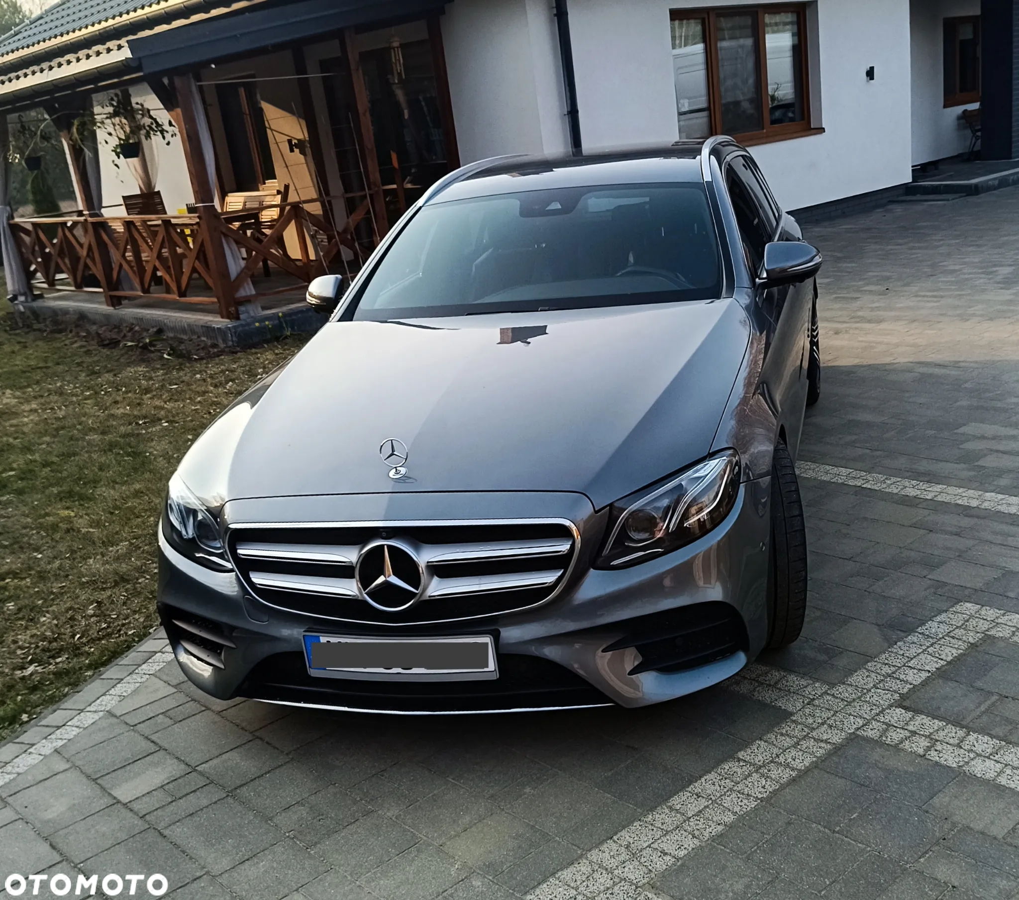 Mercedes-Benz Klasa E 220 d T 9G-TRONIC AMG Line - 5