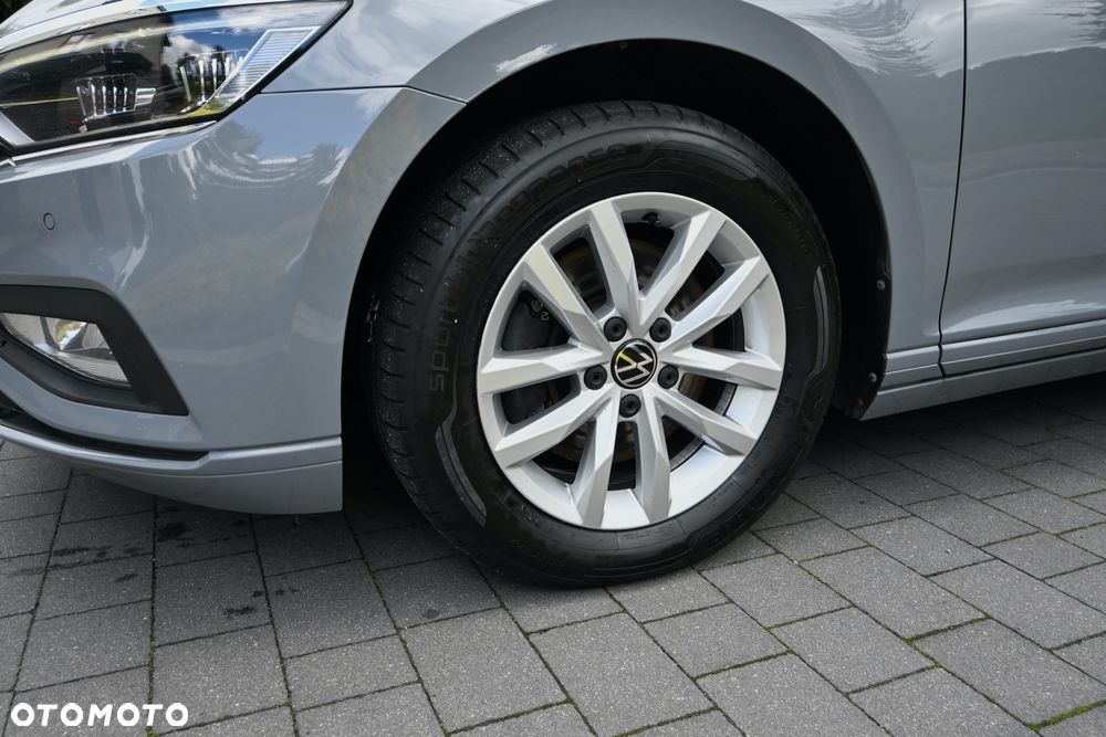 Volkswagen Passat 2.0 TDI SCR DSG Business - 37
