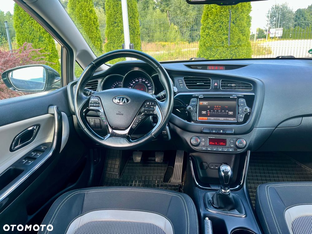 Kia Ceed 1.6 GDI ISG Platinum Edition - 14