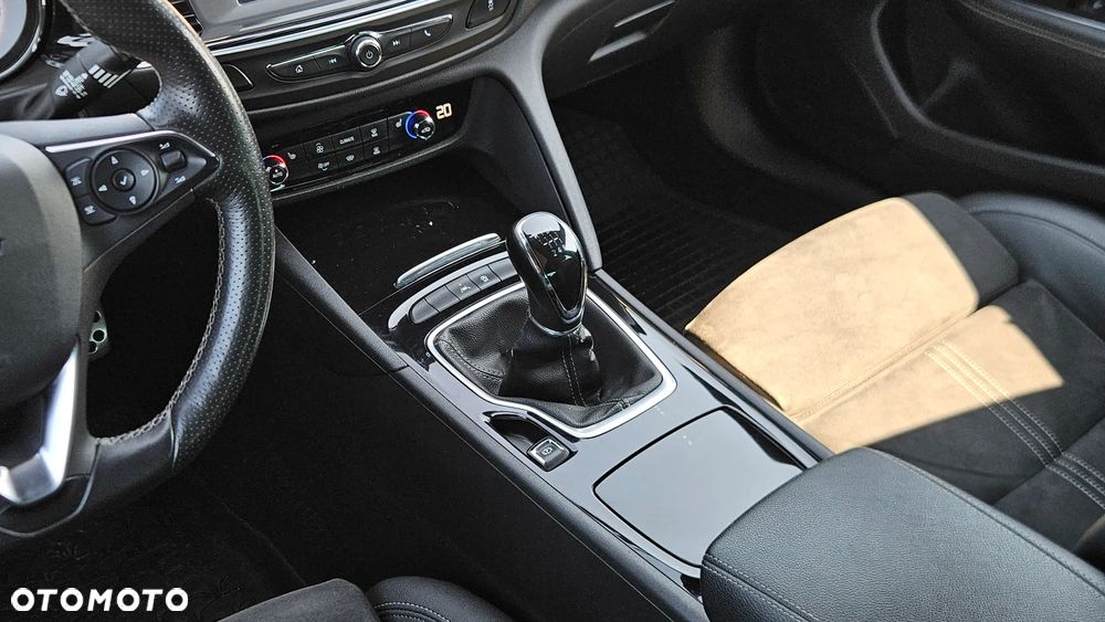 Opel Insignia 1.6 T Innovation S&S - 18