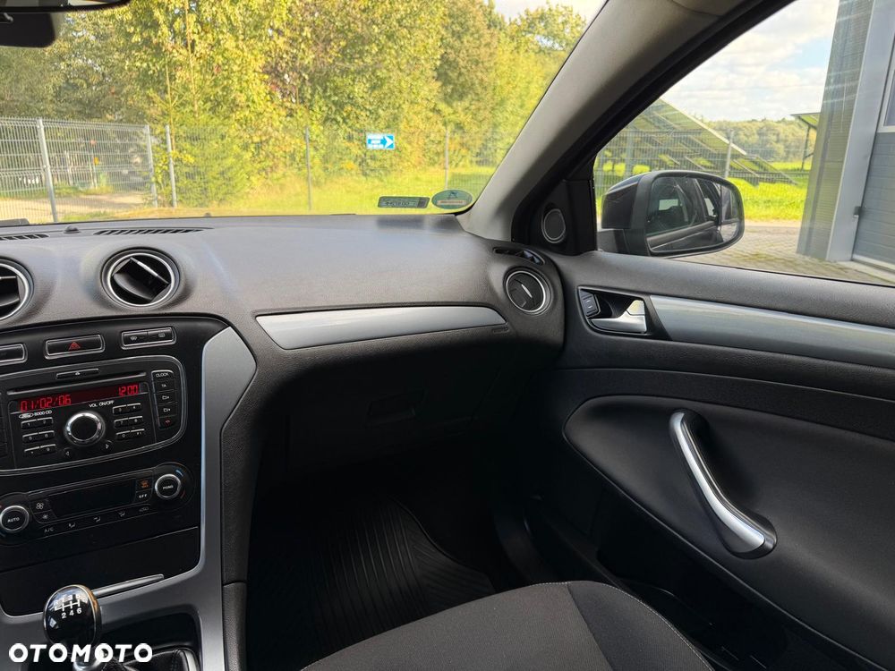 Ford Mondeo 1.6 TDCi Ambiente - 16