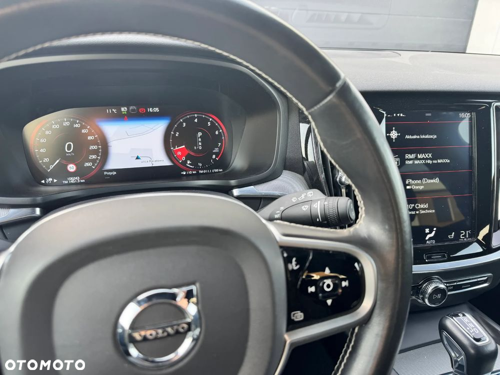Volvo V60 T5 R-Design - 13