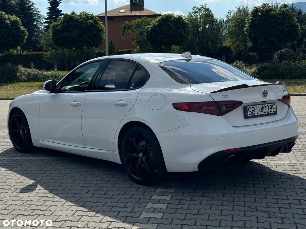 Alfa Romeo Giulia 2.0 Turbo Veloce TI Q4 - 12