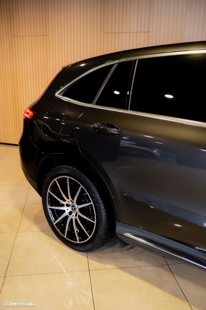 Mercedes-Benz EQC 400 4Matic AMG Line - 11
