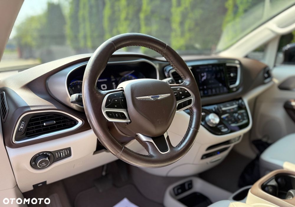 Chrysler Pacifica - 13