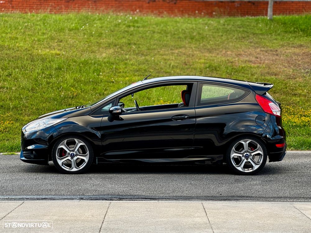 Ford Fiesta 1.6 EcoBoost c/ Pack Pele Desportiva ST - 8