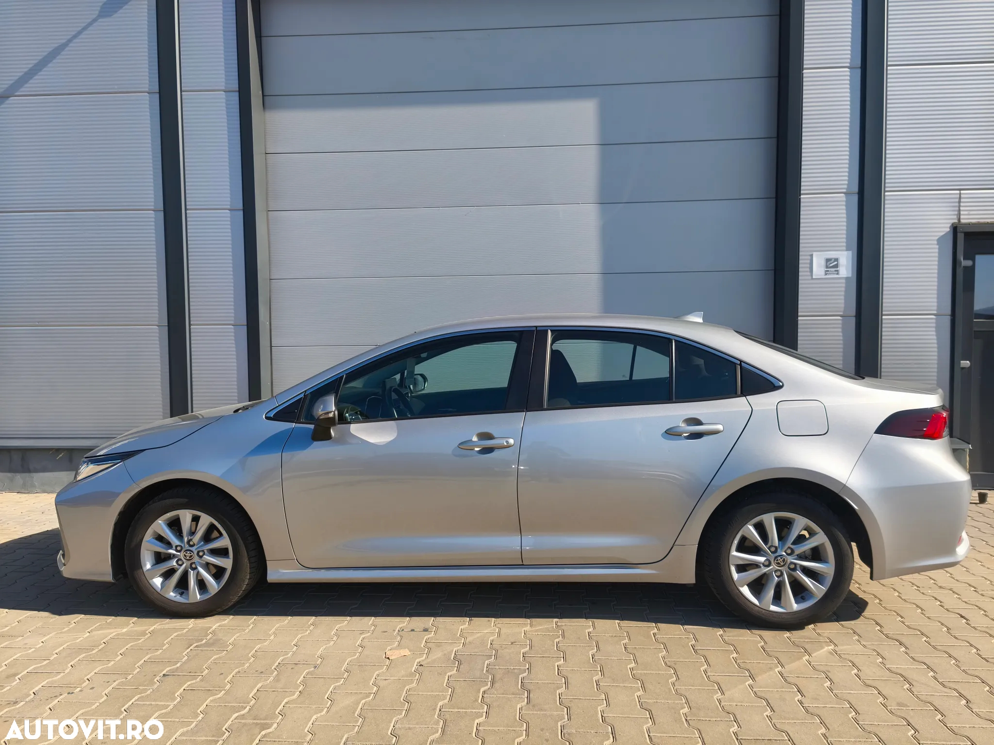 Toyota Corolla - 2