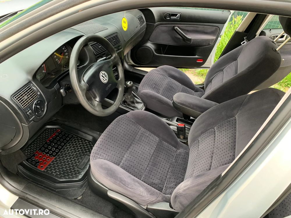 Volkswagen Golf - 5