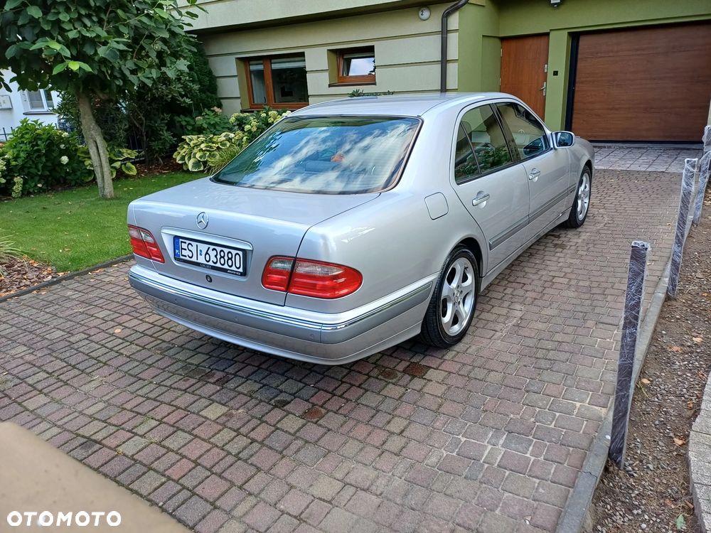 Mercedes-Benz Klasa E - 6