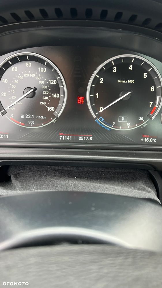 BMW Seria 5 550i xDrive Sport-Aut Luxury Line - 28