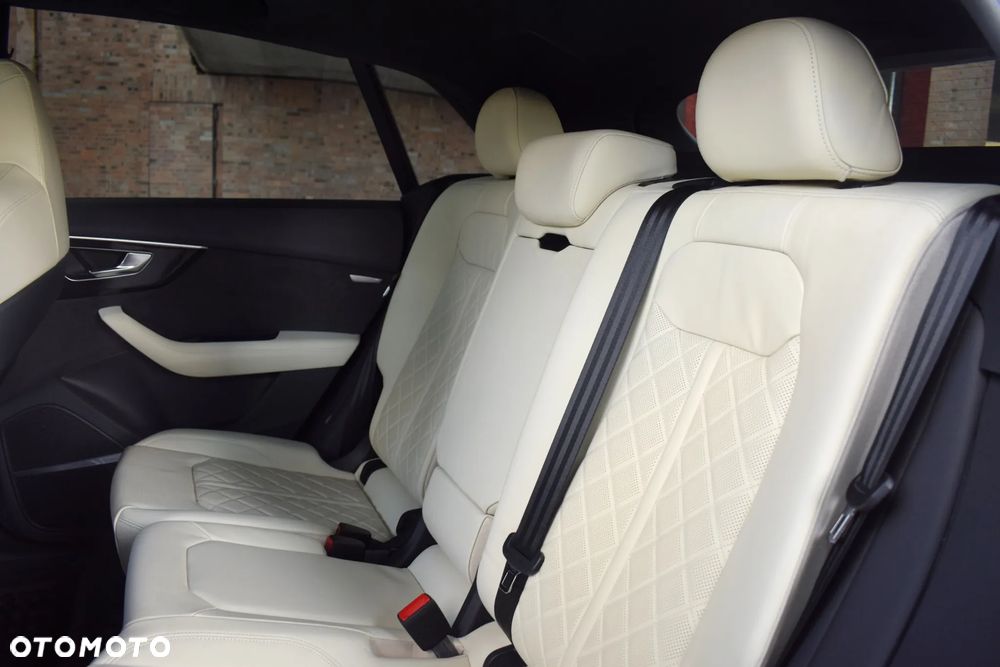 Audi SQ8 - 15