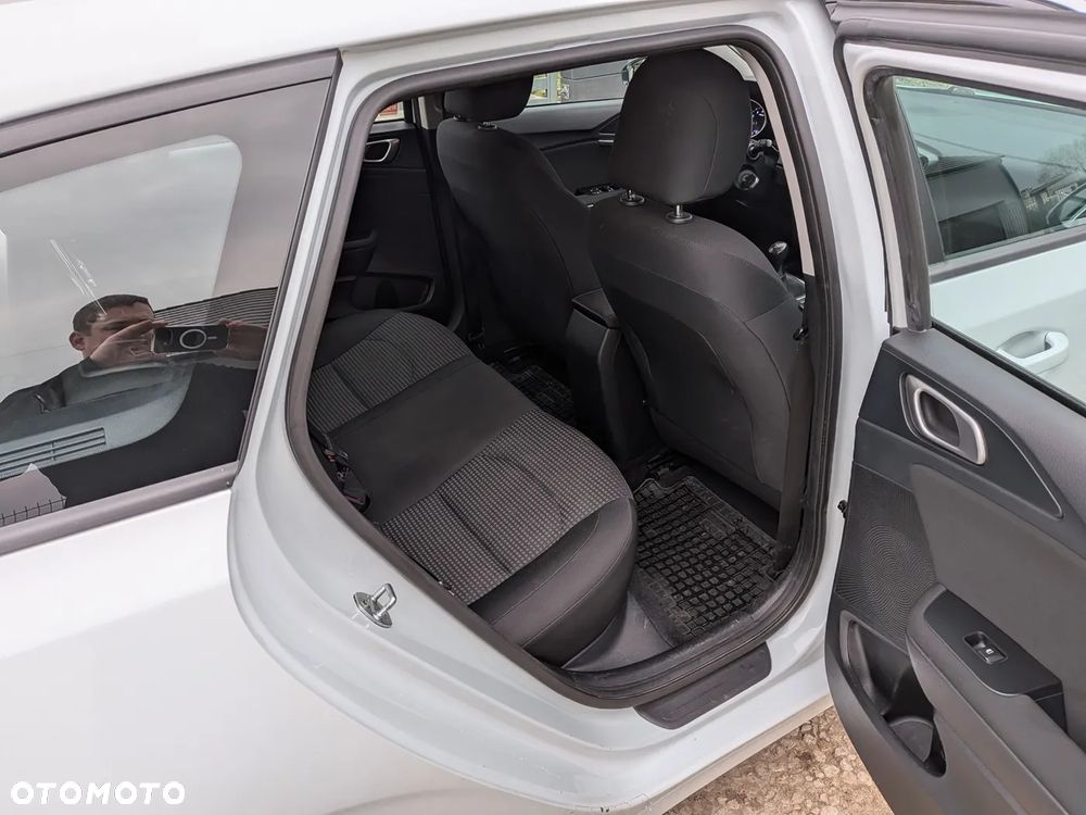 Kia Ceed 1.4 T-GDI S - 21