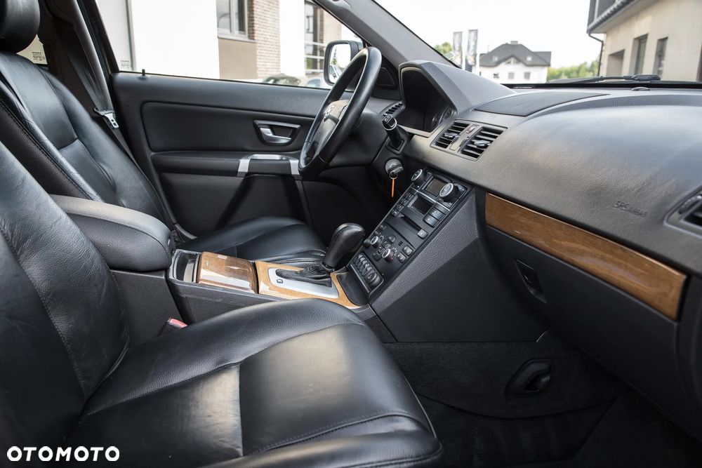 Volvo XC 90 D5 AWD Executive - 23