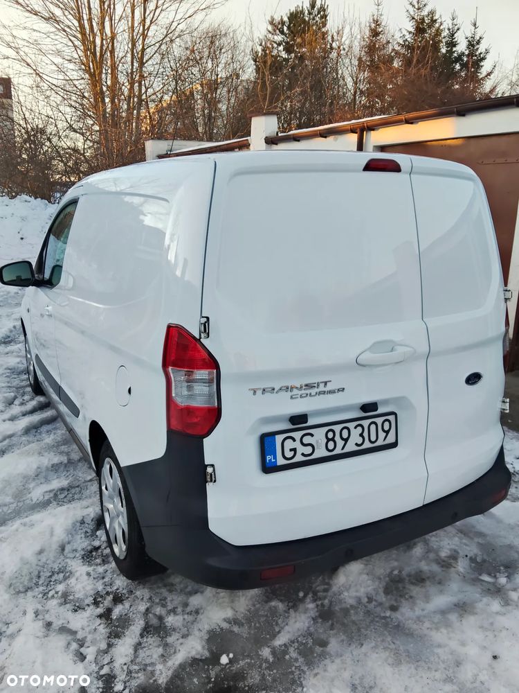 Ford Transit Courier - 8