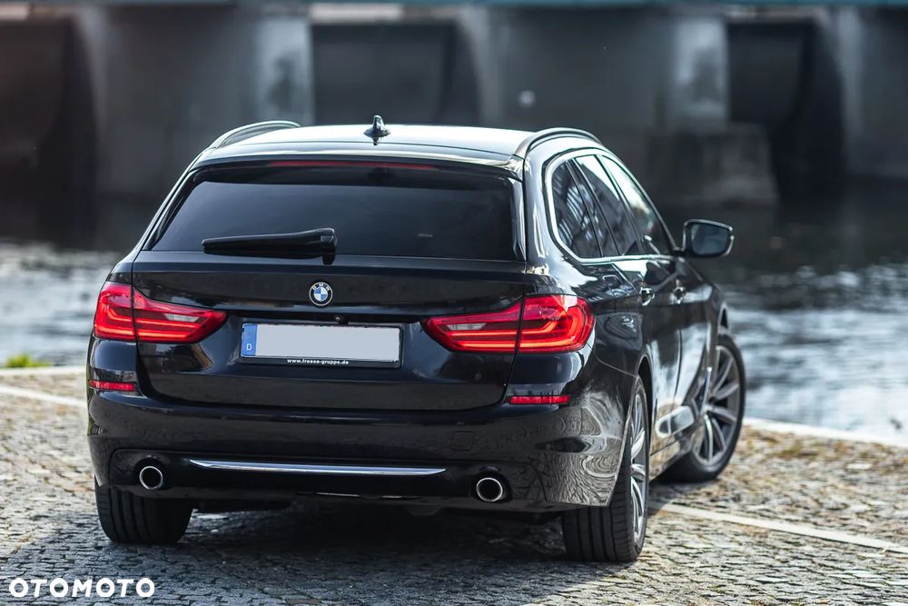 BMW Seria 5 520d xDrive Luxury Line sport - 10