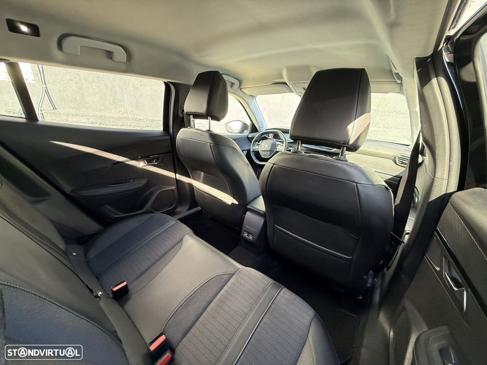Peugeot 2008 1.2 PureTech Allure Pack EAT8 - 15