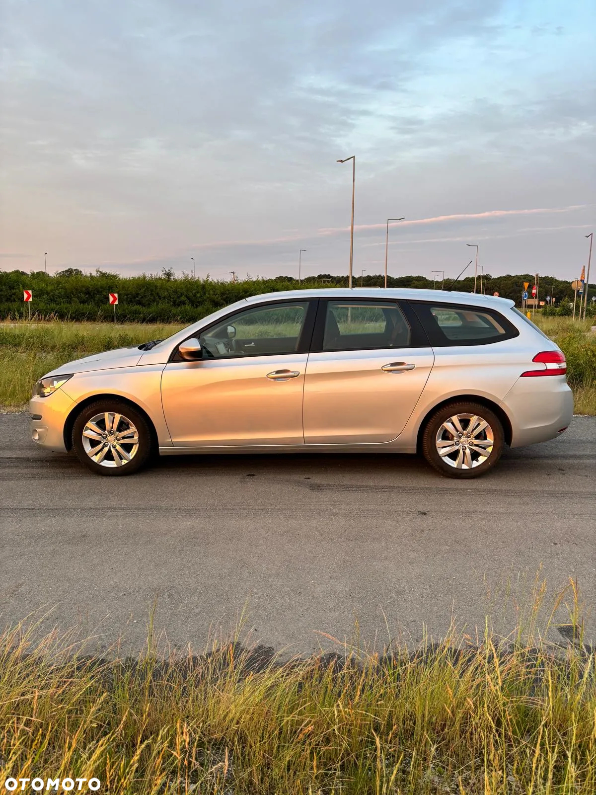 Peugeot 308 SW 1.6 BlueHDi Business Line S&S - 4