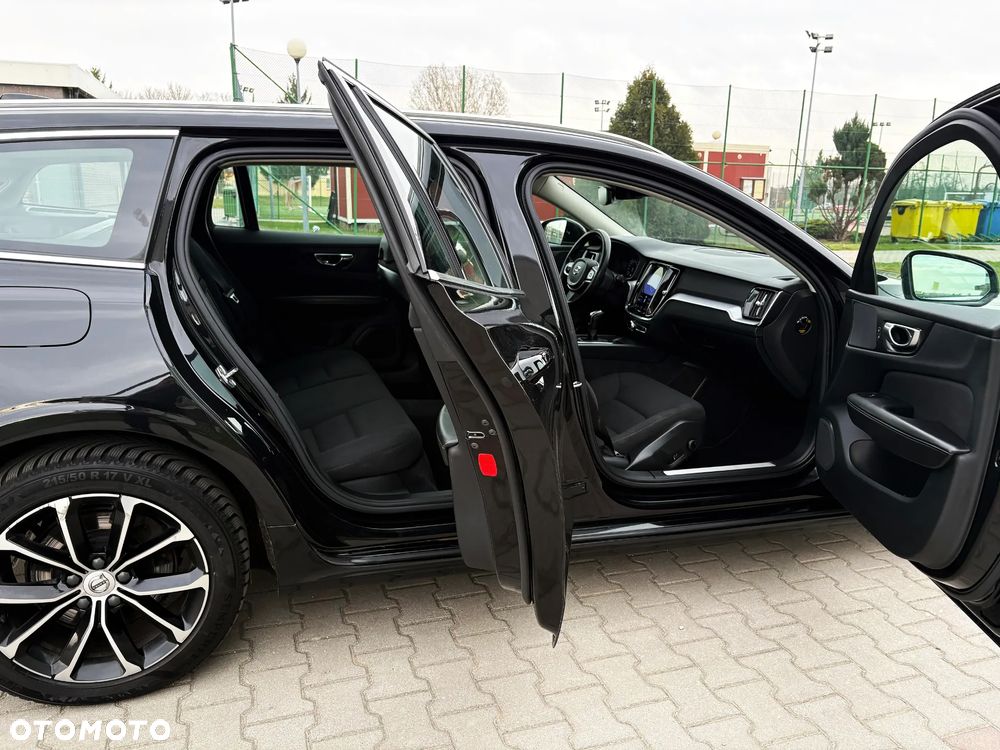 Volvo V60 D3 Momentum Pro - 20