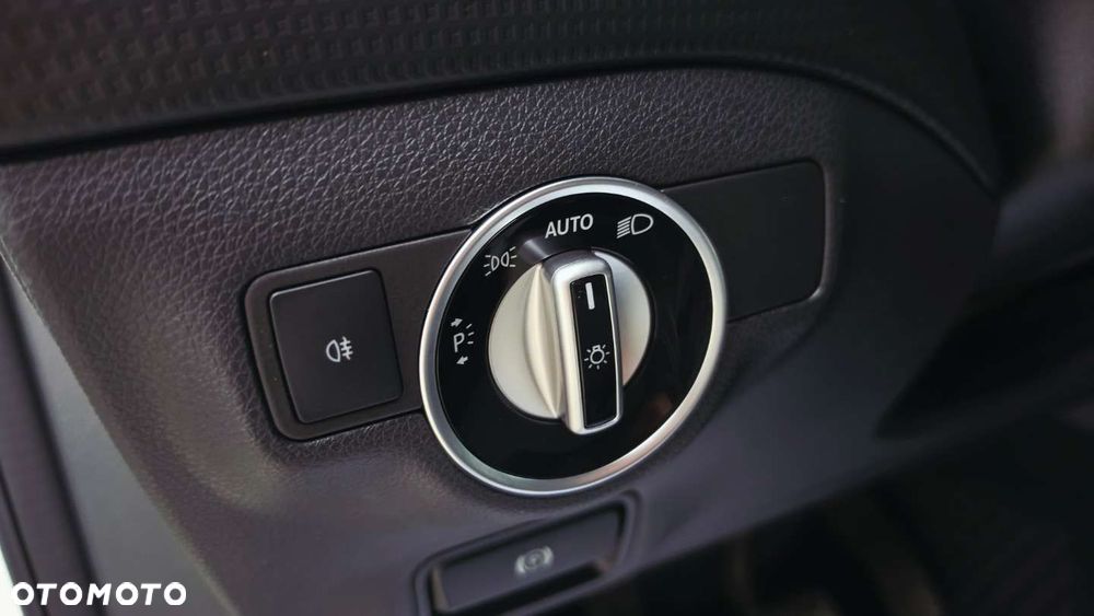 Mercedes-Benz Klasa A 180 (BlueEFFICIENCY) Urban - 13