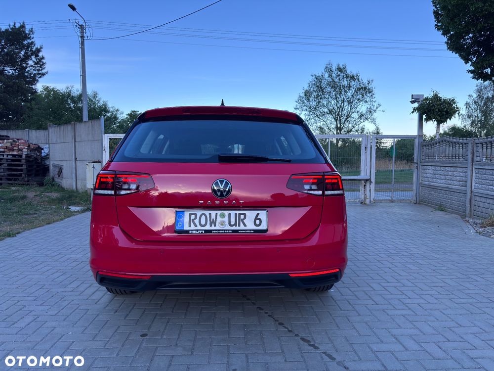 Volkswagen Passat Variant 2.0 TDI SCR DSG BlueMotion Comfortline - 11