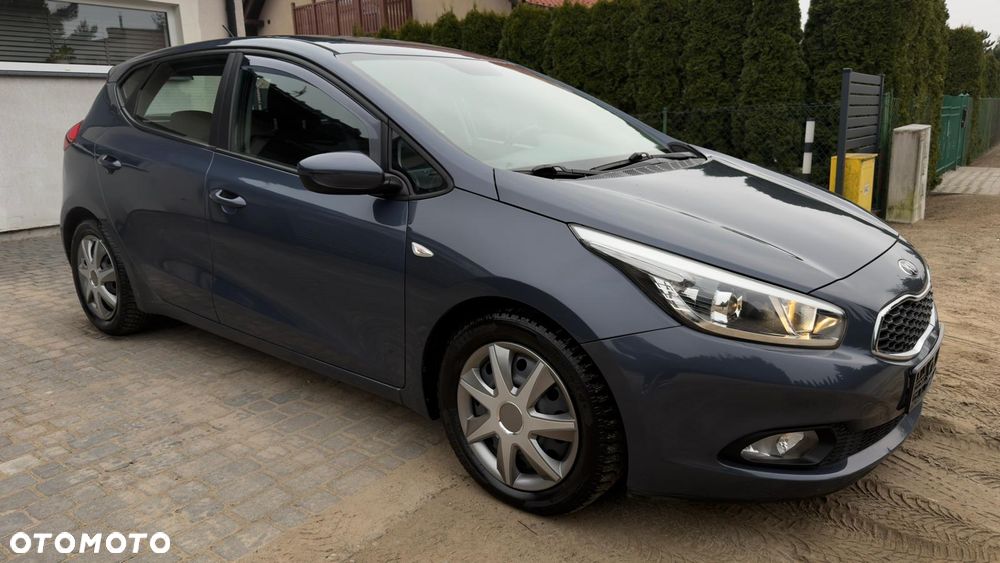 Kia Ceed 1.4 CVVT Dream-Team Edition - 3