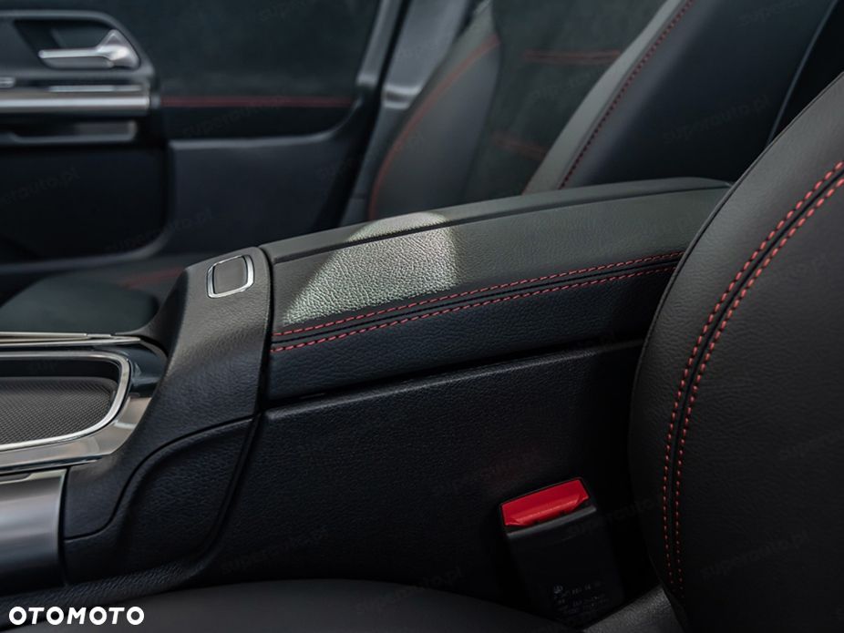 Mercedes-Benz GLA 200 AMG Line - 14