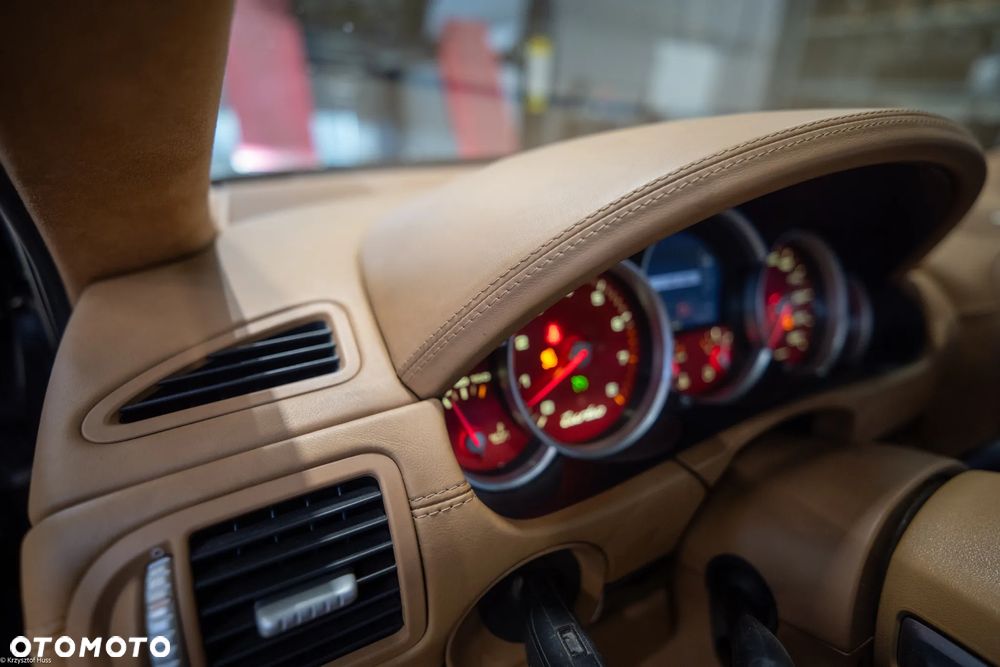 Porsche Cayenne - 15