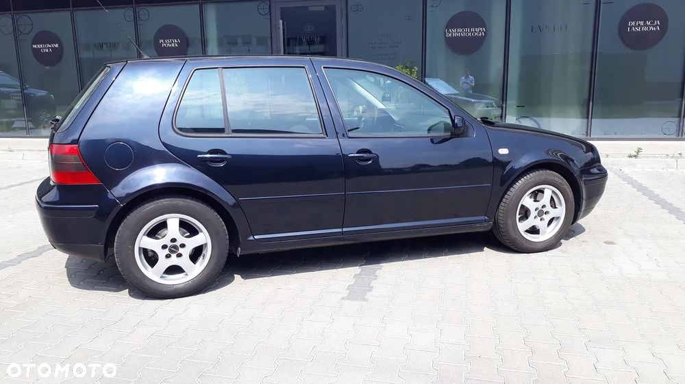 Volkswagen Golf - 6