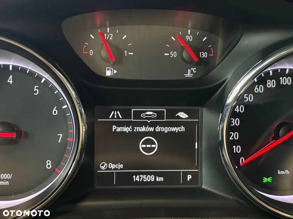 Opel Insignia - 16