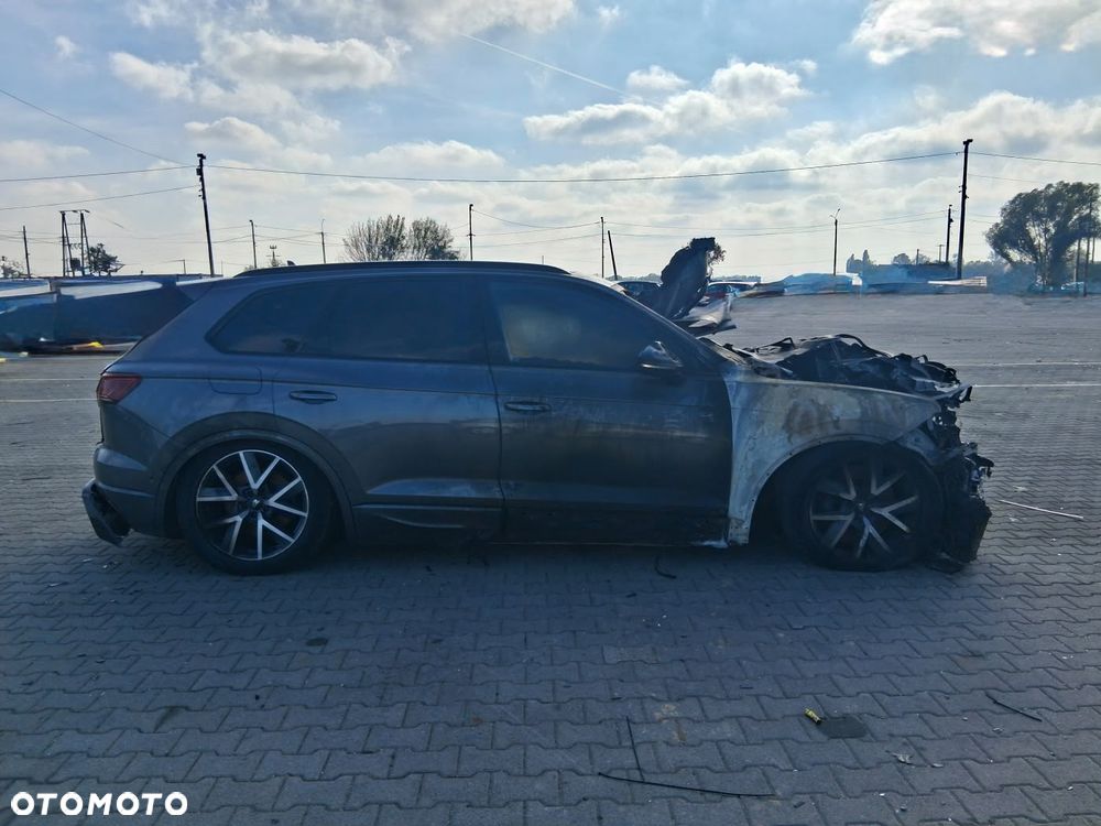 Volkswagen Touareg - 2