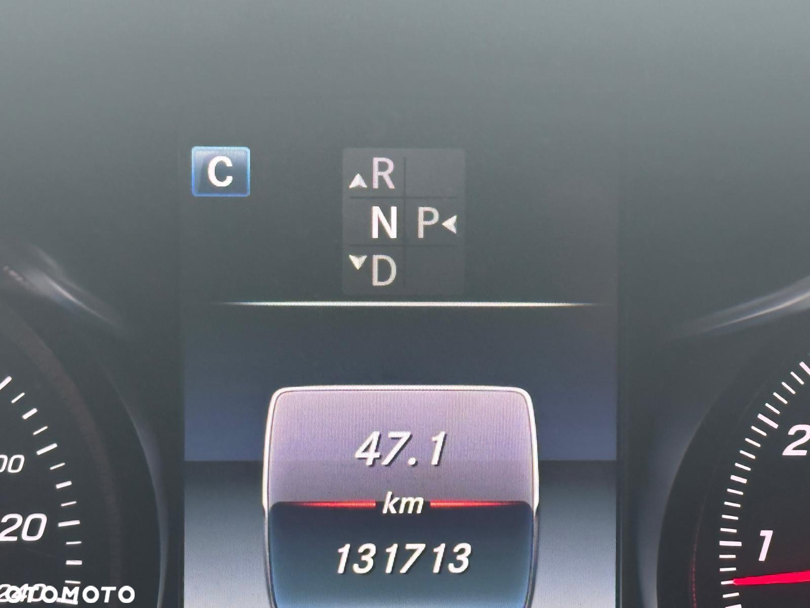 Mercedes-Benz GLC 300 Coupe 4Matic 9G-TRONIC - 33