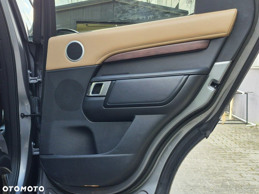 Land Rover Discovery 3.0 D300 mHEV R-Dynamic HSE - 23