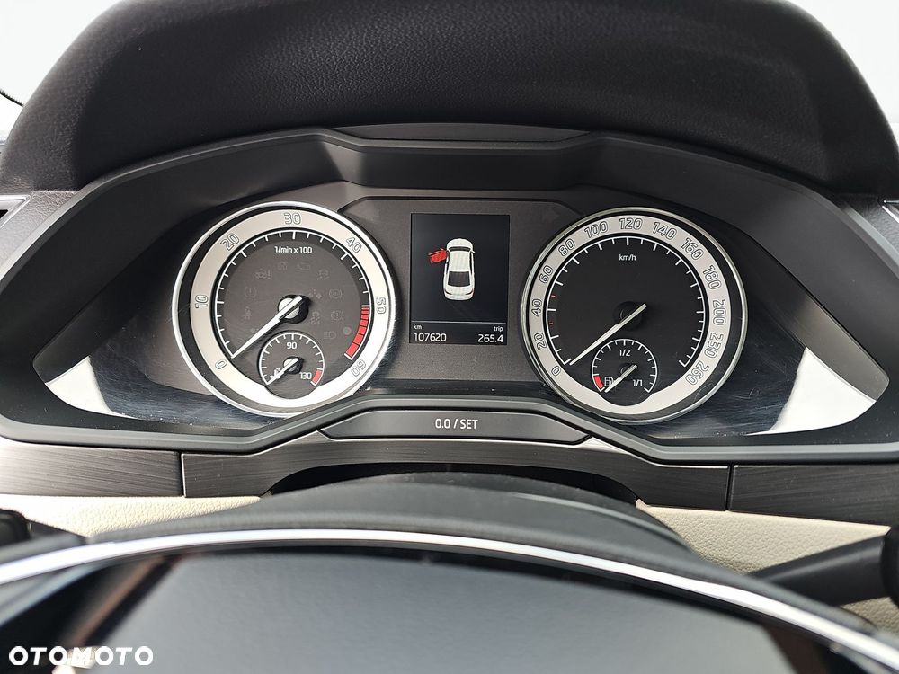 Skoda Superb 2.0 TDI SCR Style DSG - 25