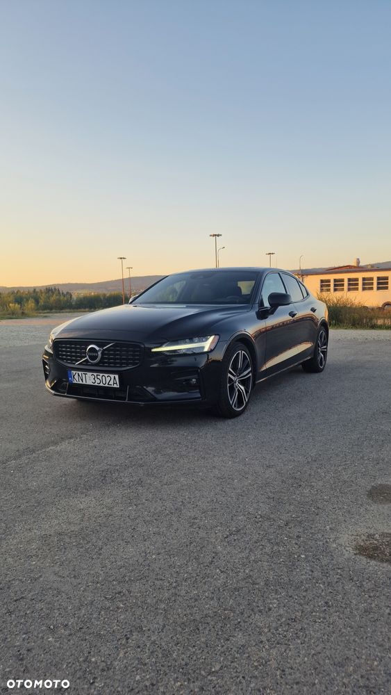 Volvo S60 T5 AWD R-Design - 4