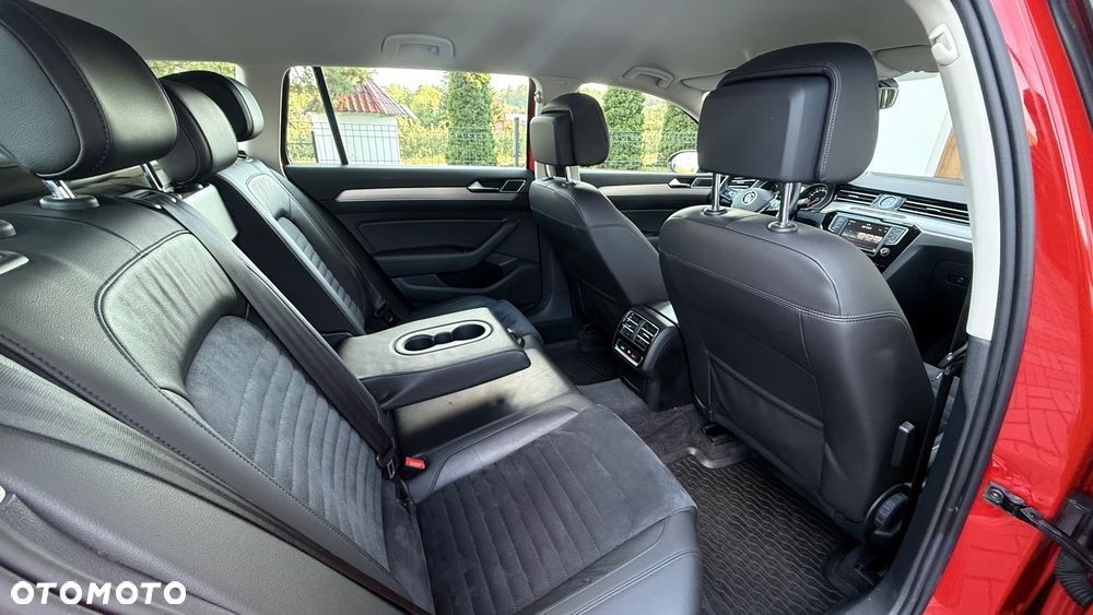 Volkswagen Passat 2.0 TDI SCR DSG 4Motion Business - 13