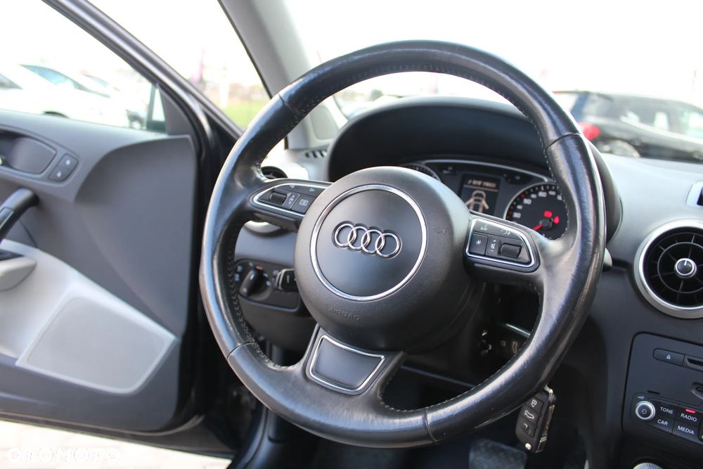 Audi A1 3-drzwiowe 1.4 TFSI S tronic S line edition - 26