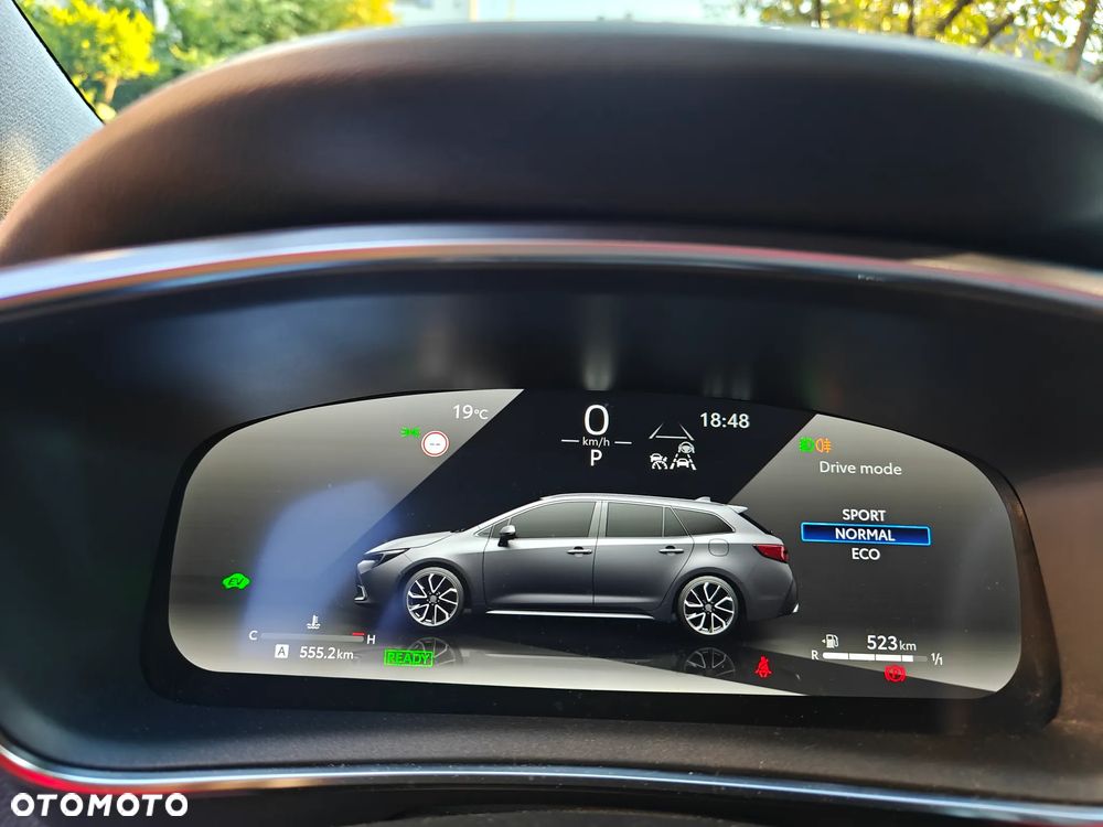 Toyota Corolla 1.8 Hybrid Comfort - 24