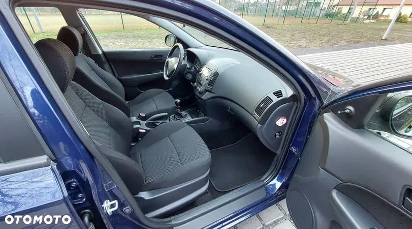 Hyundai i30 1.6 CRDi Classic EU5 - 6