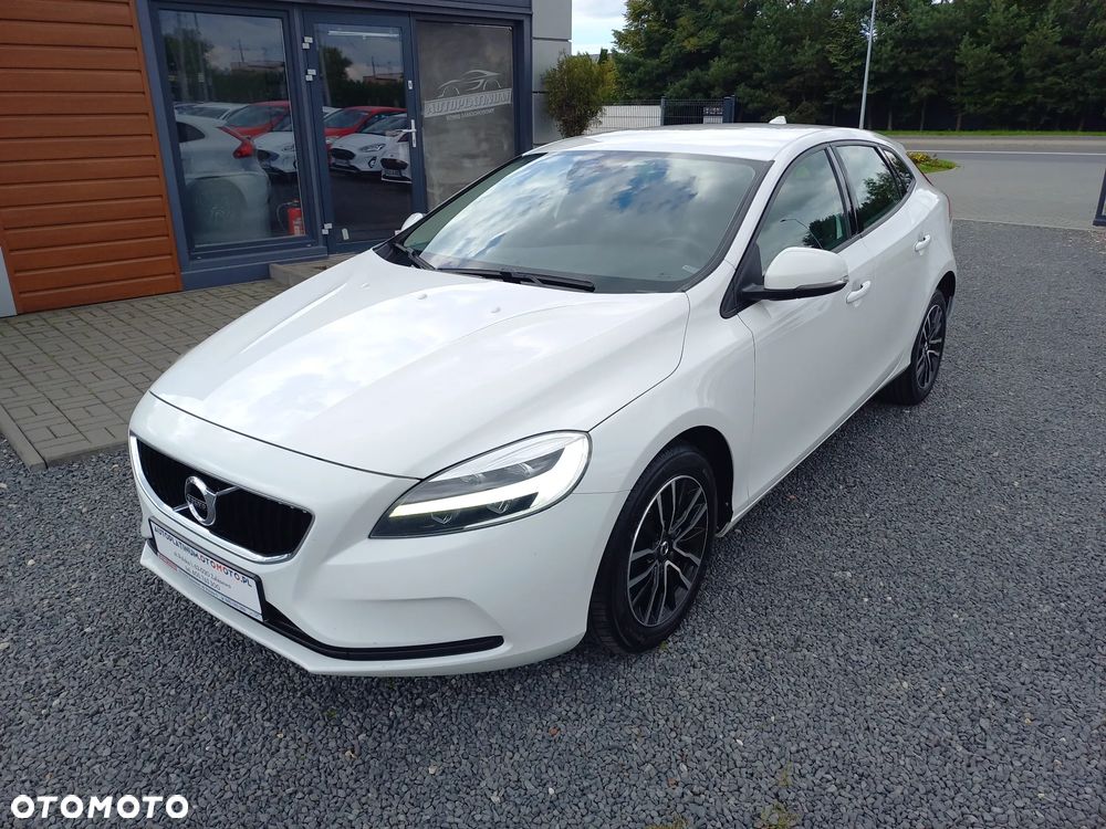 Volvo V40 D2 Momentum - 1