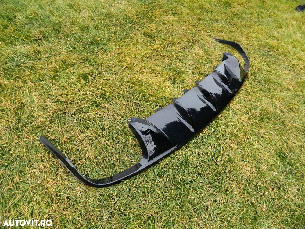 Difuzor bara spate Porsche Macan S Sport Facelift model 2018-2021 cod 95B807834G - 3