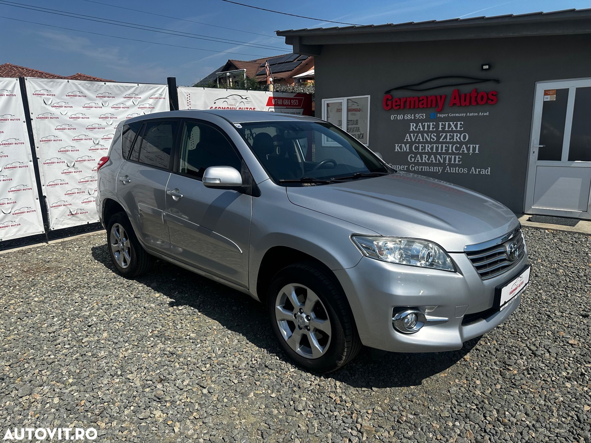 Toyota RAV4 - 1