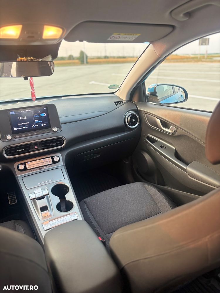 Hyundai KONA - 6